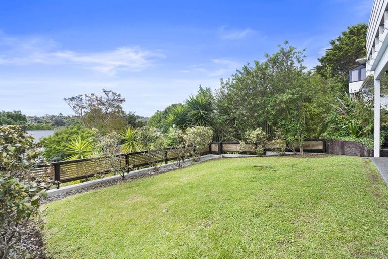 Photo of property in 22 Houston Place, Bayview, Auckland, 0629
