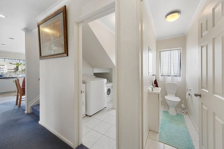 Photo of property in 12 Paloma Court, Hillpark, Auckland, 2102