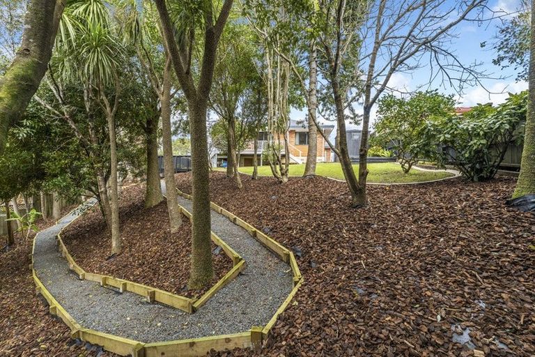 Photo of property in 14 Rhinevale Close, Henderson, Auckland, 0612