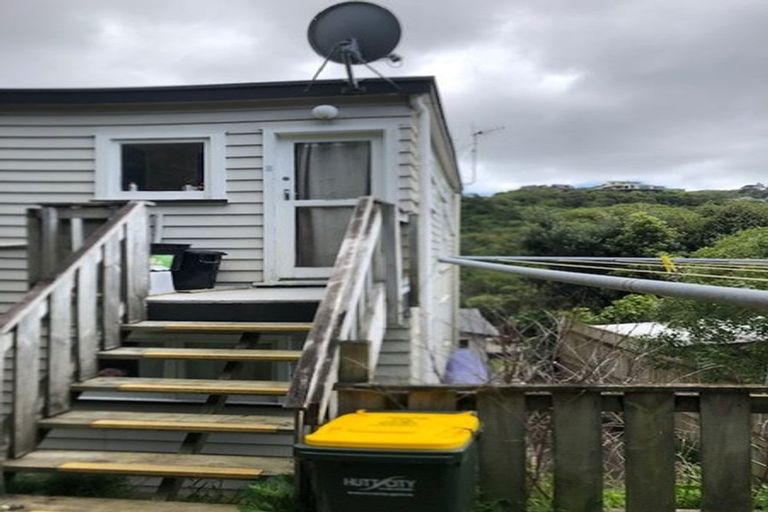 Photo of property in 15a Rakeiora Grove, Korokoro, Lower Hutt, 5012