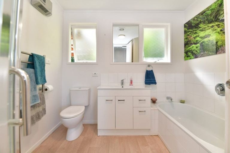 Photo of property in 10 Wiriana Place, Stanmore Bay, Whangaparaoa, 0932