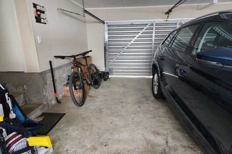 Photo of property in 8a Mccrystal Avenue, Bucklands Beach, Auckland, 2012