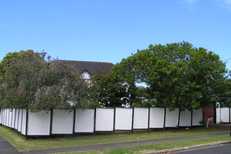 Photo of property in 1/17 Park Avenue, Northcote, Auckland, 0626