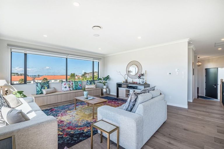 Photo of property in 5 Bella Vista Drive, Gulf Harbour, Whangaparaoa, 0930