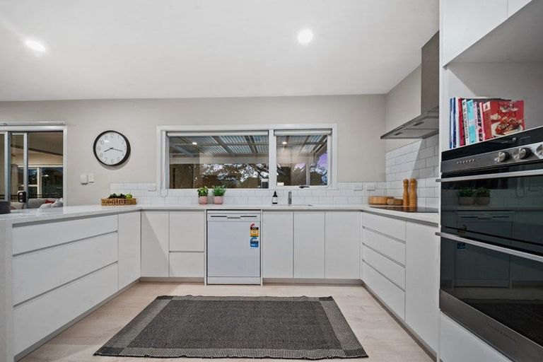 Photo of property in 6 Youngs Road, Papakura, 2110