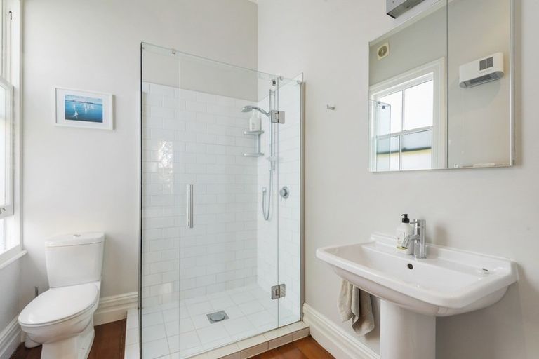 Photo of property in 63 Vauxhall Road, Devonport, Auckland, 0624