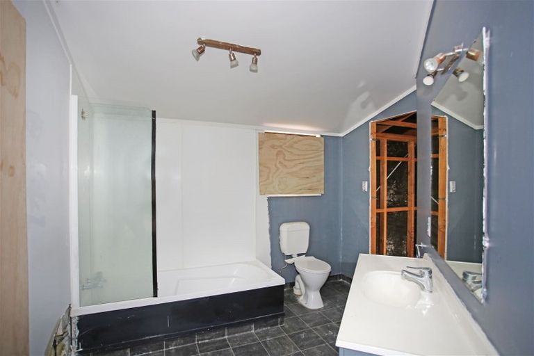 Photo of property in 1 Tremen Place, Pukekohe, 2120