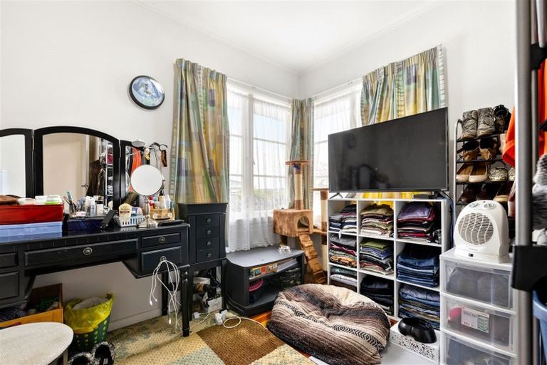 Photo of property in 51a Vodanovich Road, Te Atatu South, Auckland, 0610