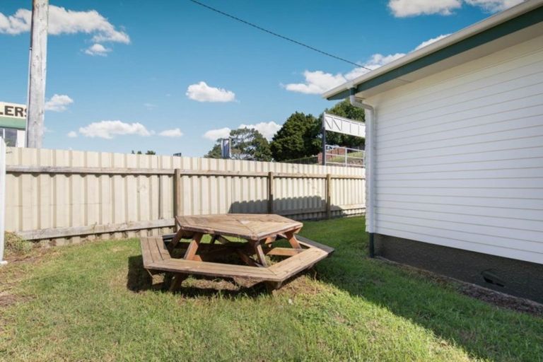 Photo of property in 18 Constable Road, Waiuku, 2123