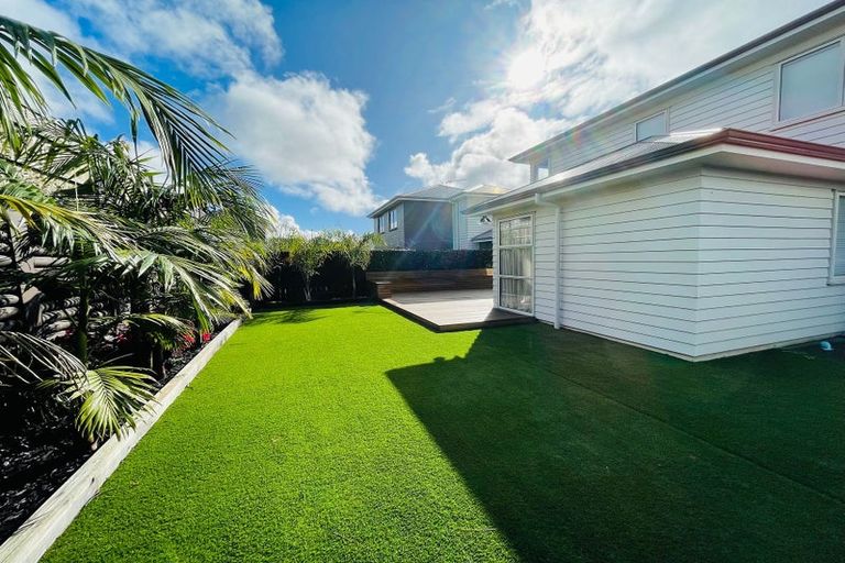 Photo of property in 20 Samuel Cassidy Avenue, Swanson, Auckland, 0614