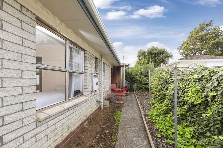 Photo of property in 2/6 Trafalgar Road, Milford, Auckland, 0620