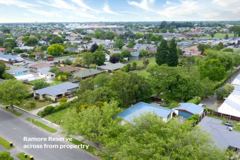 Photo of property in 14 Ramore Place, Redwood, Christchurch, 8051