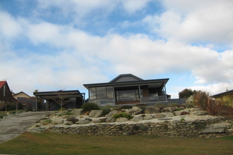 Photo of property in 12 Mulberry Lane, Wanaka, 9305