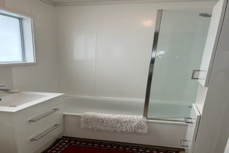 Photo of property in 9 Waiheke Street, Waikanae Beach, Waikanae, 5036