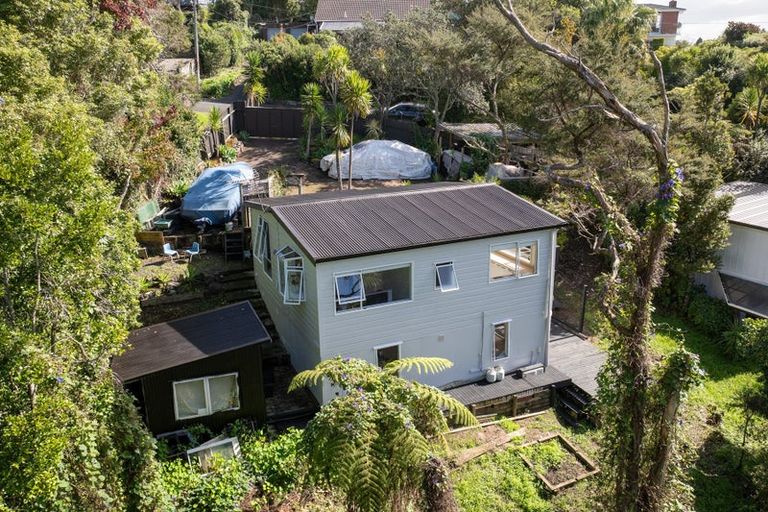 Photo of property in 5 Fairmount Road, Titirangi, Auckland, 0604