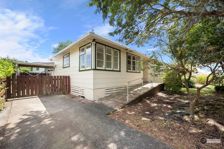 Photo of property in 10 Clement Grove, Taita, Lower Hutt, 5011