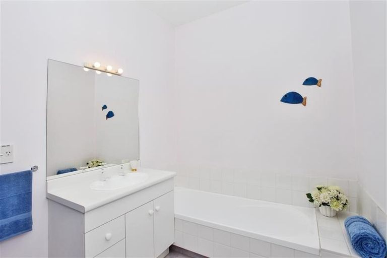 Photo of property in 8 Octavius Lane, Sockburn, Christchurch, 8042