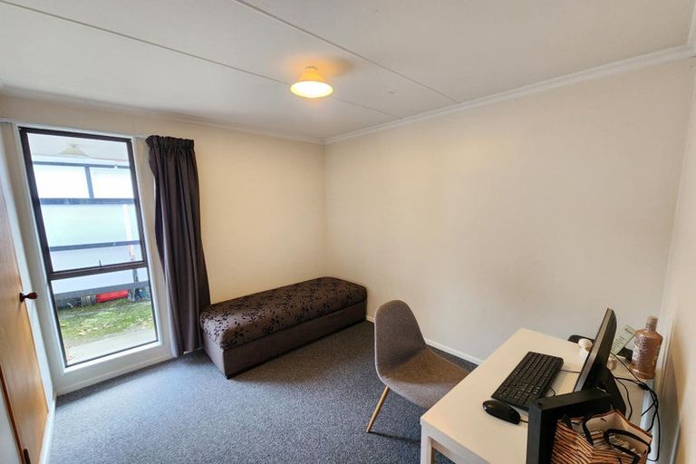 Photo of property in 77a Pahiatua Street, Hokowhitu, Palmerston North, 4410