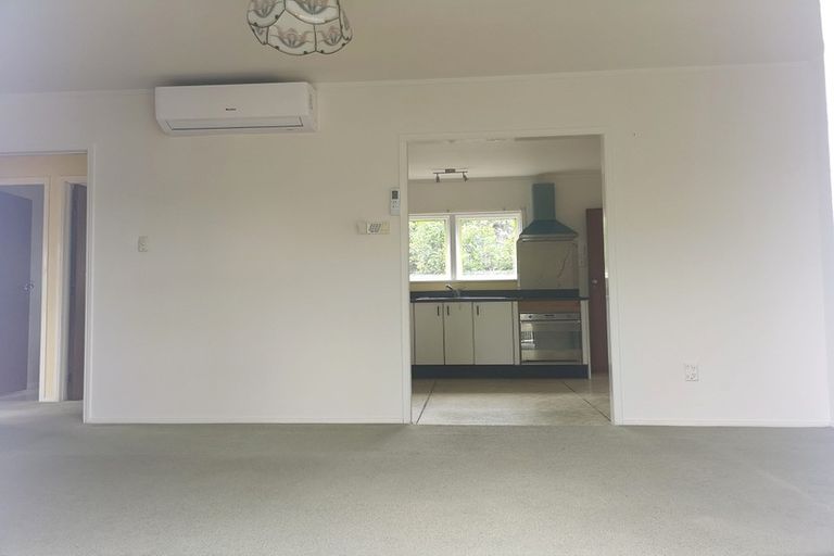 Photo of property in 1/2 Yacht Place, Bucklands Beach, Auckland, 2012