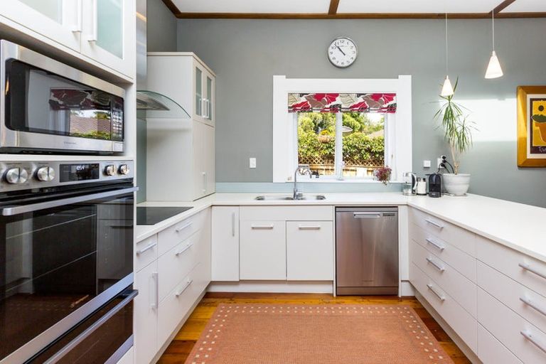 Photo of property in 30 Gloucester Street, Silverstream, Upper Hutt, 5019