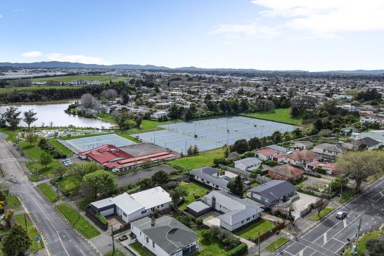 Photo of property in 100 Forest Lake Road, Forest Lake, Hamilton, 3200