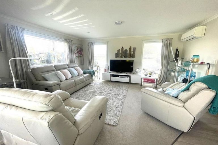 Photo of property in 19 Eric Batchelor Place, Waimate, 7924