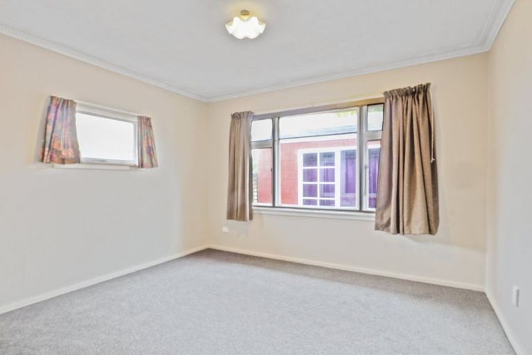 Photo of property in 300 Withells Road, Avonhead, Christchurch, 8042