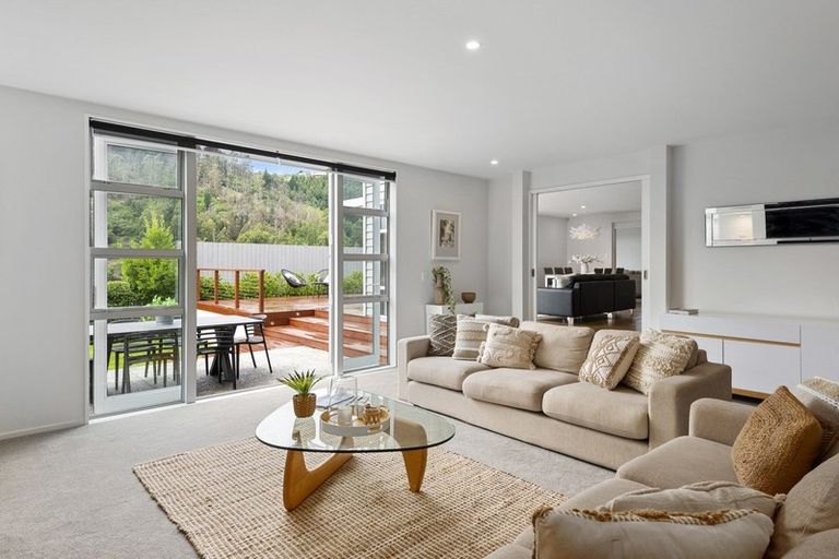 Photo of property in 12 Maurice Knowles Lane, Cashmere, Christchurch, 8022