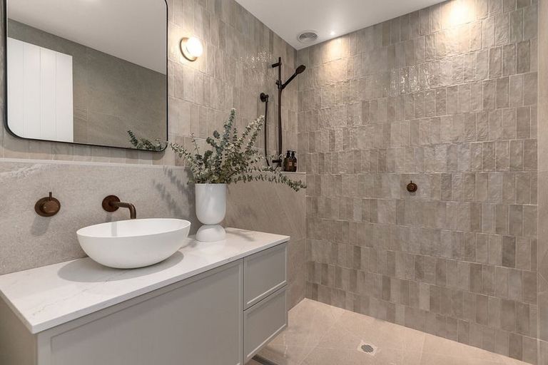 Photo of property in 2/229 Waimea Terrace, Beckenham, Christchurch, 8023