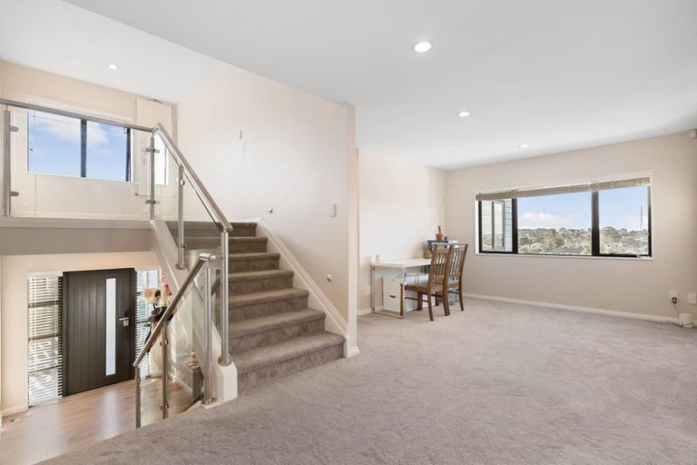 Photo of property in 11 Matisse Drive, West Harbour, Auckland, 0618