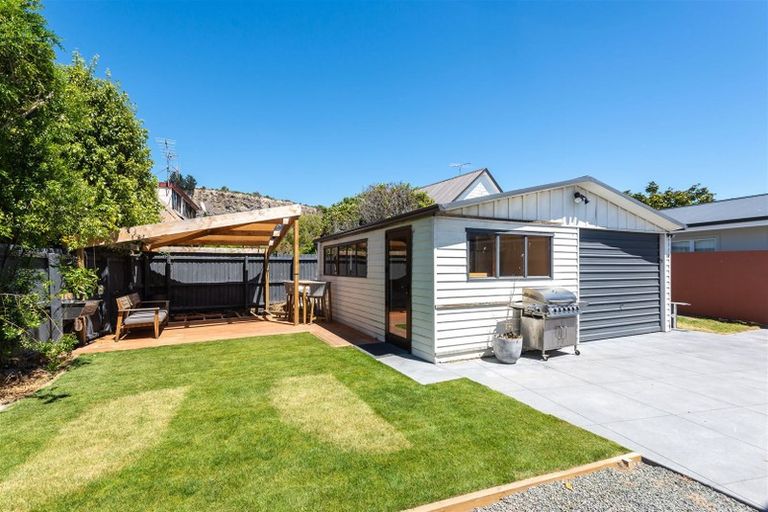 Photo of property in 35 Celia Street, Redcliffs, Christchurch, 8081