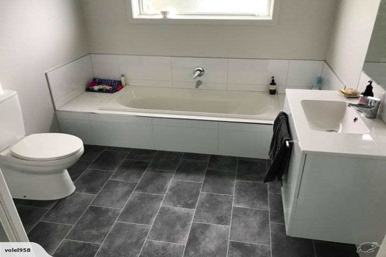 Photo of property in 38 Feist Street, Carterton, 5713