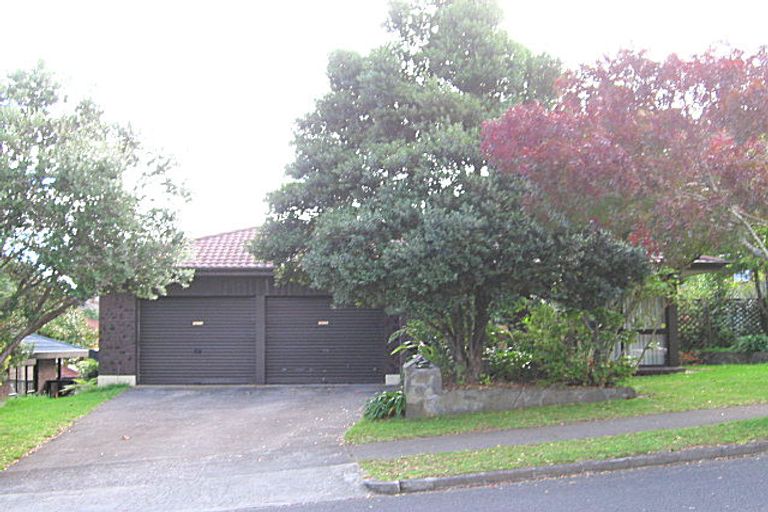 Photo of property in 14 Mark Edward Drive, Half Moon Bay, Auckland, 2012