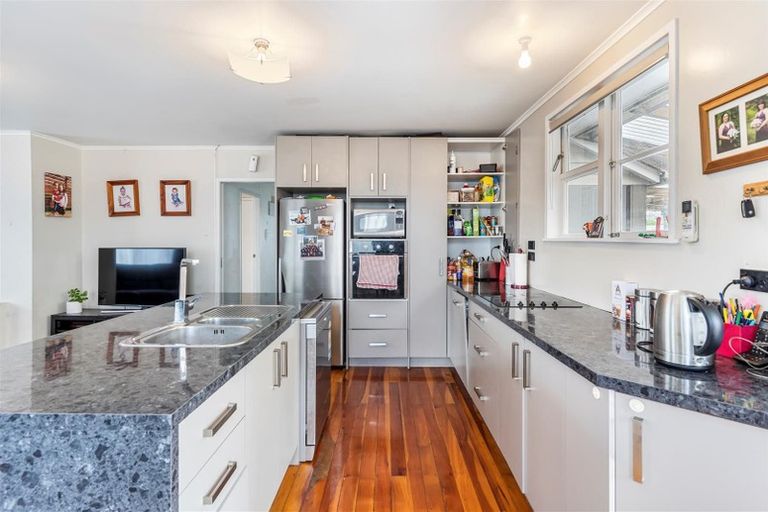 Photo of property in 47 Arimu Road, Papakura, 2110
