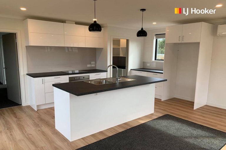 Photo of property in 1 Rexs Way, Green Island, Dunedin, 9018