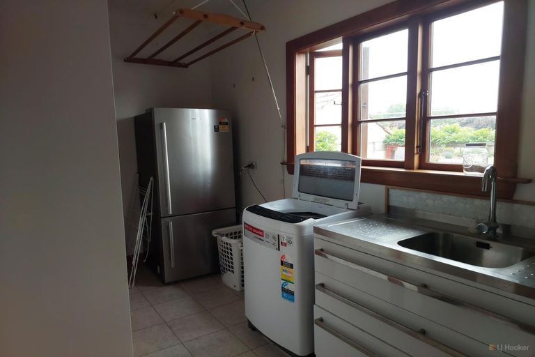 Photo of property in 17 Thackeray Street, Saint Andrews, 7988