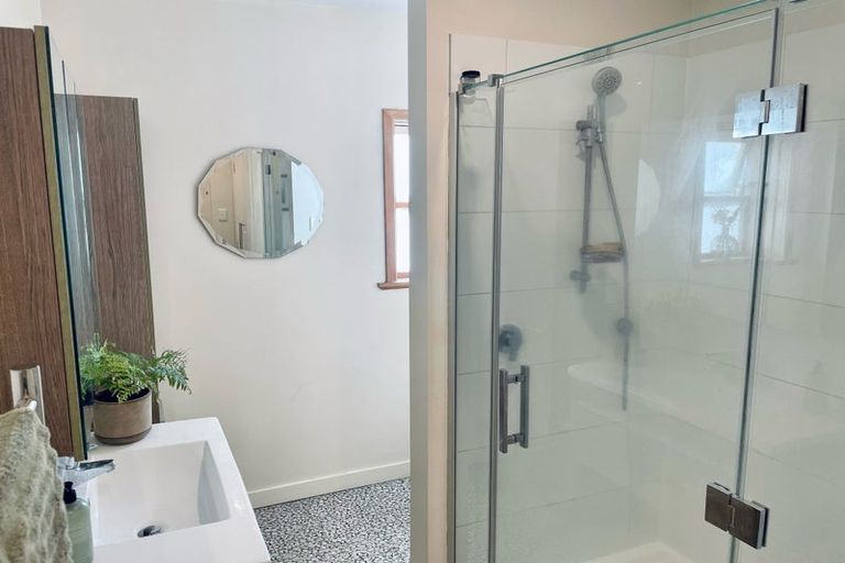 Photo of property in 6 Nelson Avenue, Northcote Point, Auckland, 0627