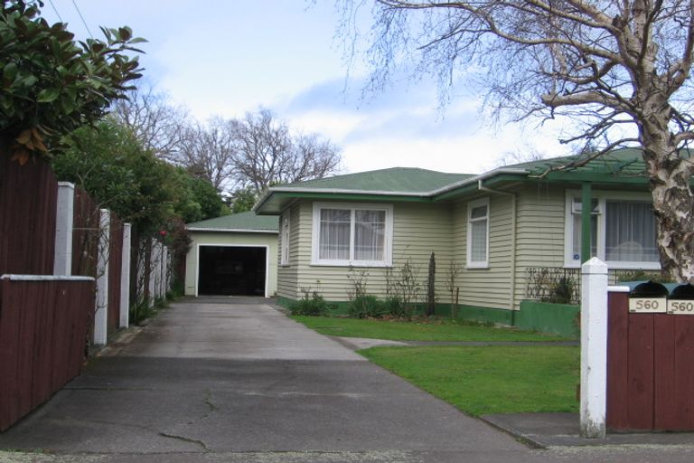 Photo of property in 560 Featherston Street, Roslyn, Palmerston North, 4414