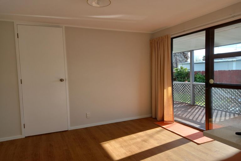 Photo of property in 2/15 Scott Road, Papakura, 2110