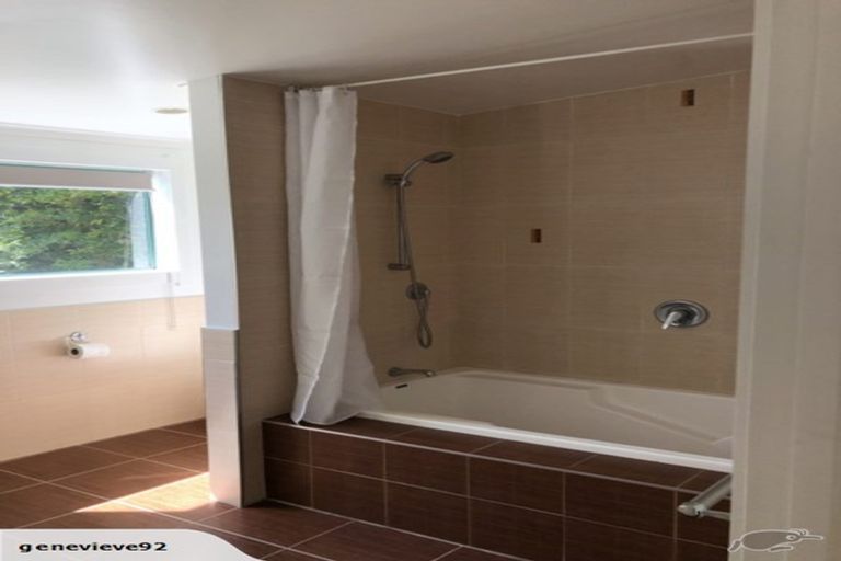 Photo of property in 50a Megan Avenue, Pakuranga Heights, Auckland, 2010