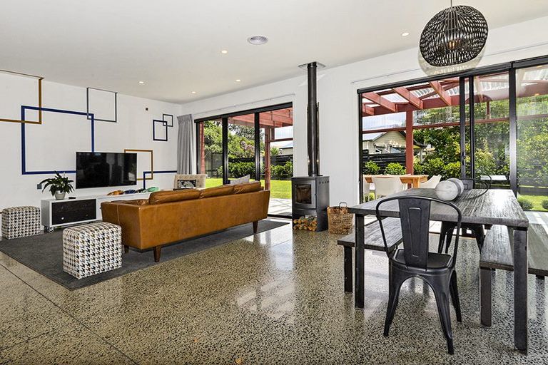 Photo of property in 44a Taikata Road, Te Atatu Peninsula, Auckland, 0610