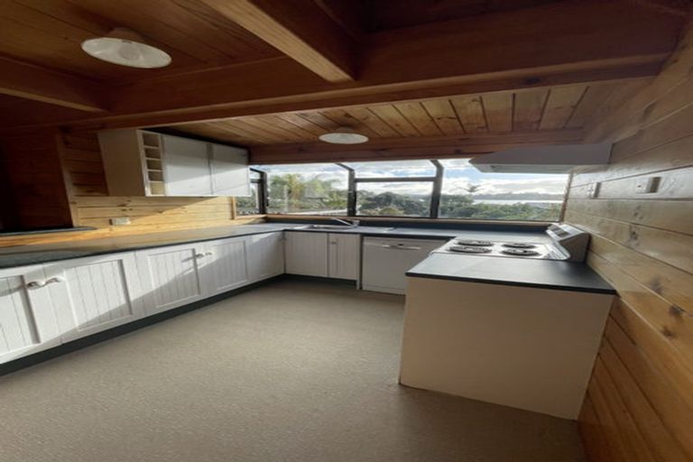 Photo of property in 2 Twin Wharf Road, Herald Island, Auckland, 0618