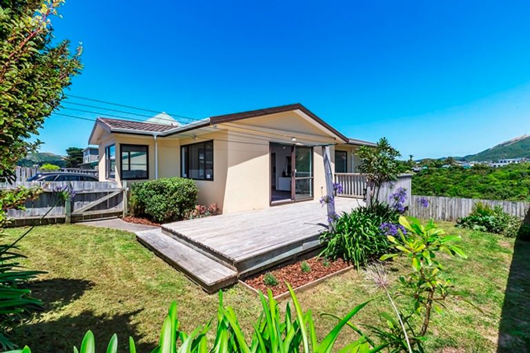 Photo of property in 59a Whanga Crescent, Titahi Bay, Porirua, 5022