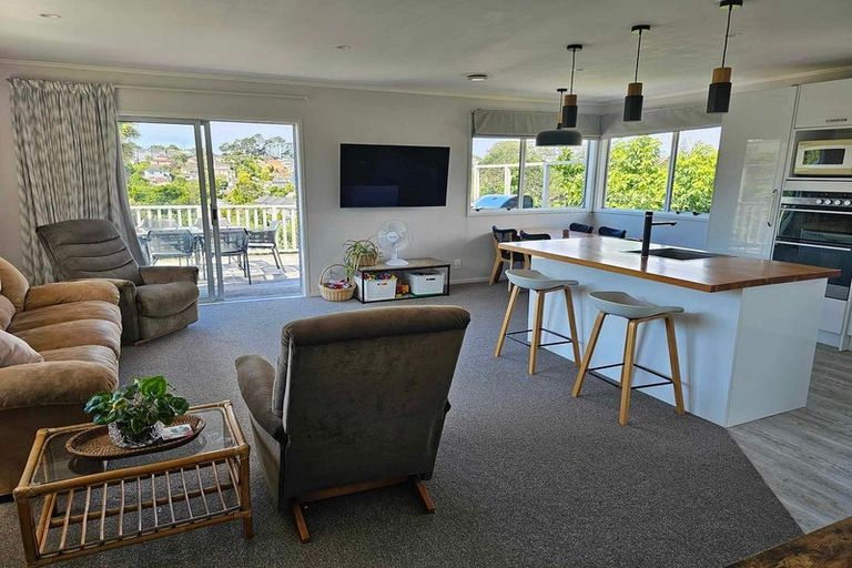 Photo of property in 65 Juniper Road, Sunnynook, Auckland, 0620