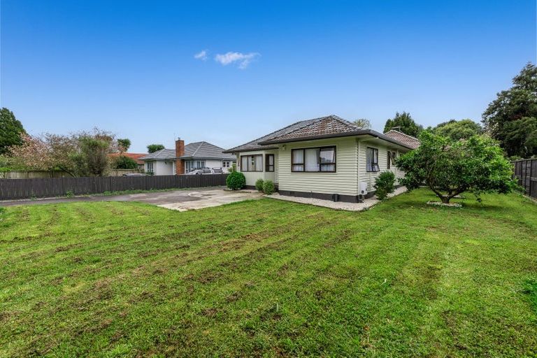 Photo of property in 16 Willis Road, Papakura, 2110