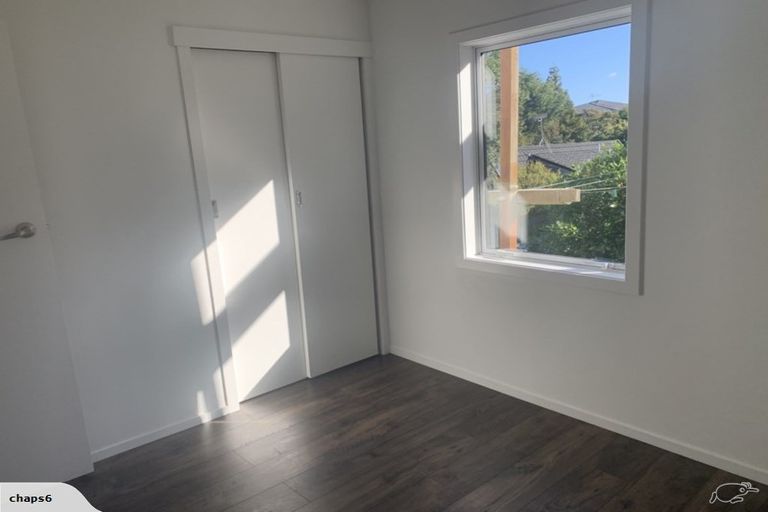 Photo of property in 111 Pupuke Road, Northcote, Auckland, 0627