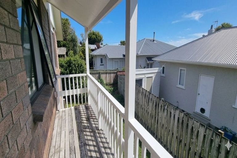 Photo of property in 4 Mayfair Place, Westown, New Plymouth, 4310