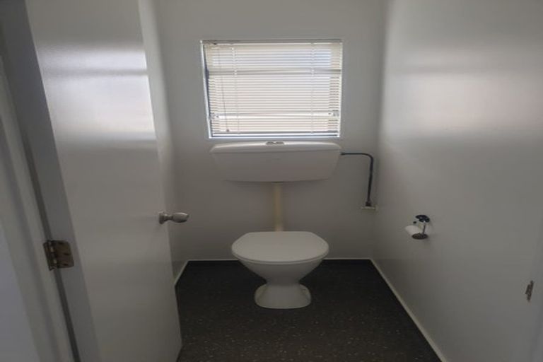 Photo of property in 11 Bittern Place, Henderson, Auckland, 0610