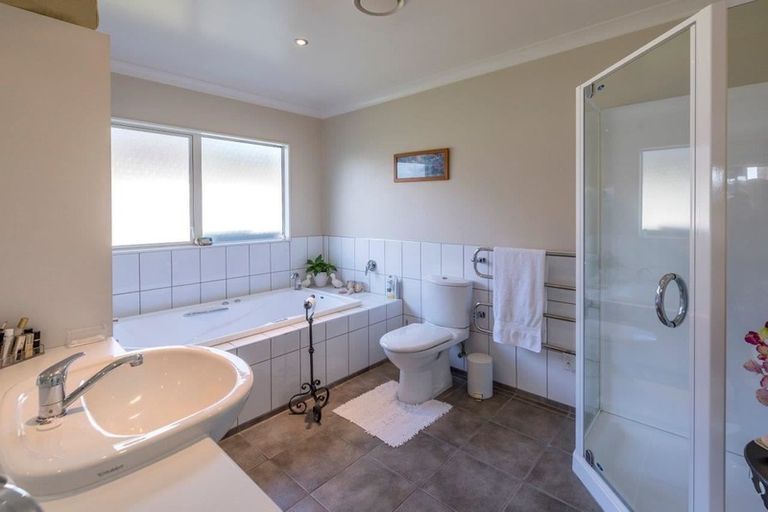 Photo of property in 22 Tutere Street, Waikanae Beach, Waikanae, 5036