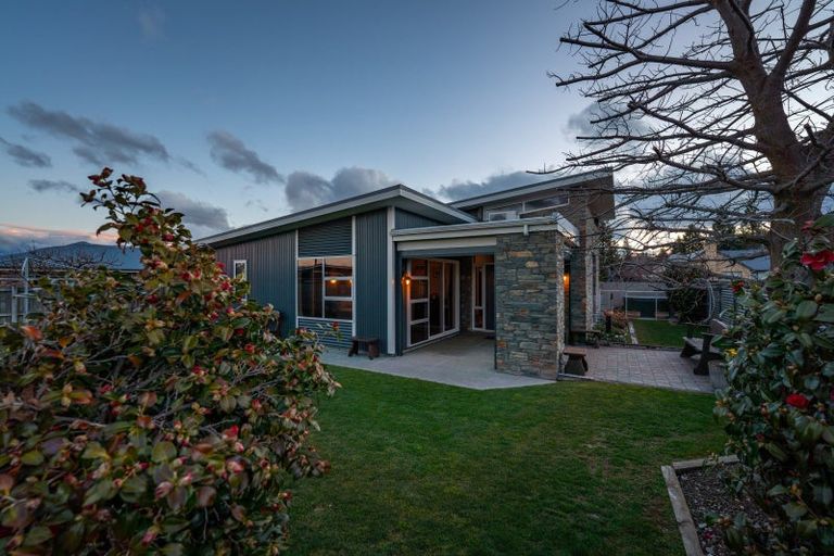 Photo of property in 31 Rhoboro Road, Twizel, 7901